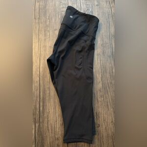 Athleta Ultimate Stash Crop 7/8 Black Leggings With Pockets Size Small
